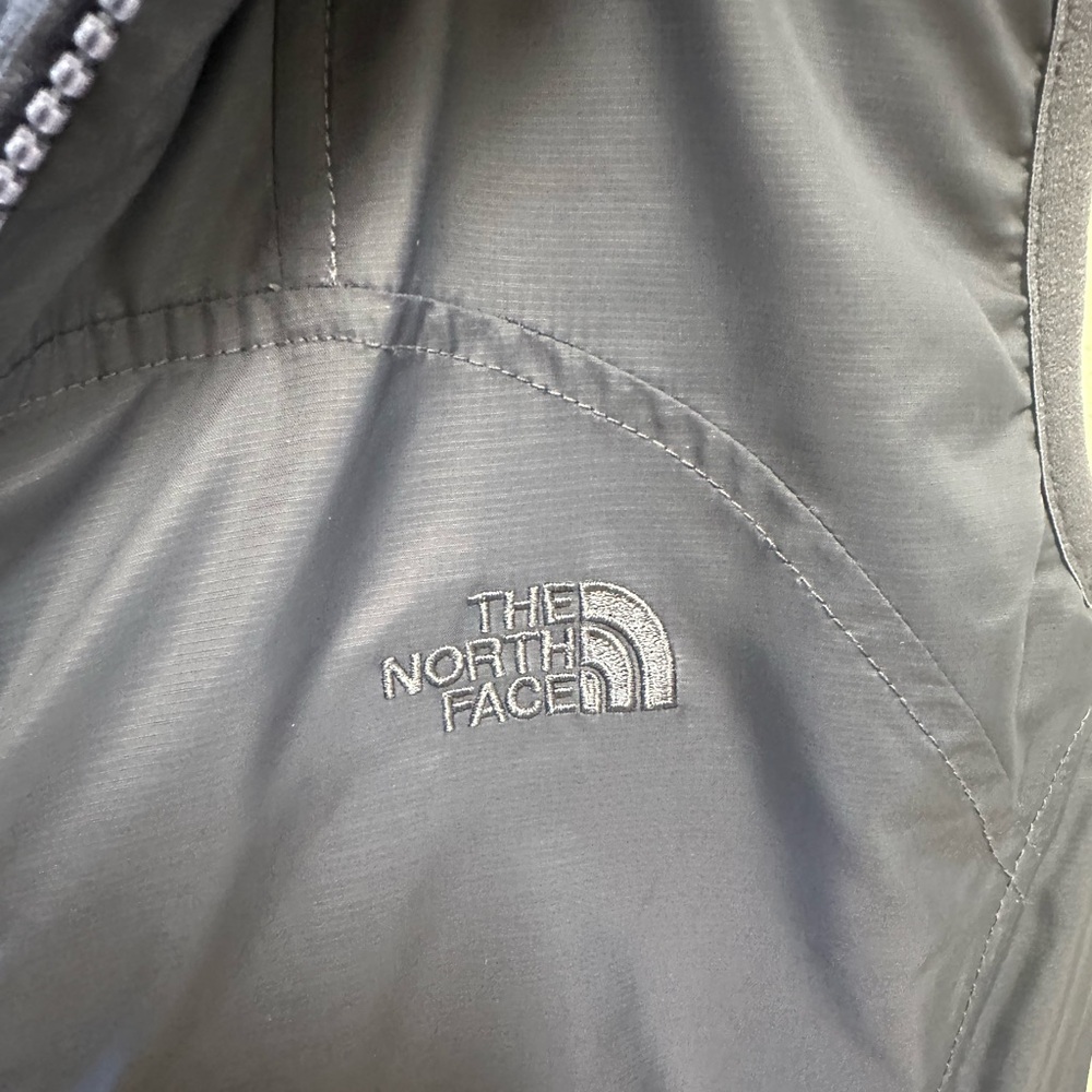 The North Face bluish purple Grey Insulated Vest with Embroidered Logo - Picture 2 of 3